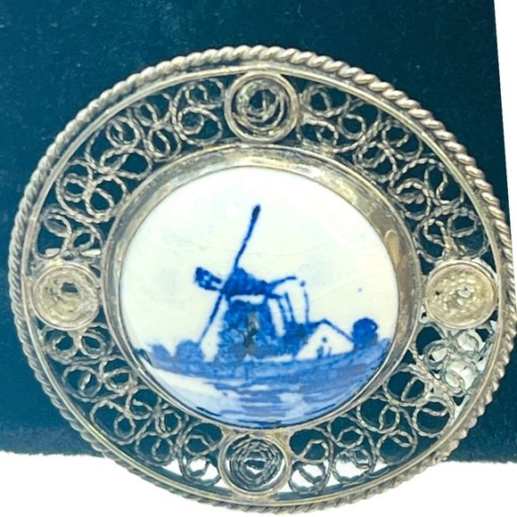Delfts Holland Blue Vintage Brooch Ceramic and Sterling Silver Made in Holland - Picture 4 of 7